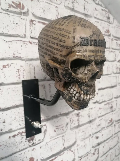 💀 SkullRack – Support pour casque et veste