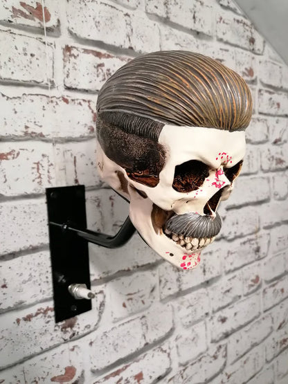 💀 SkullRack – Support pour casque et veste