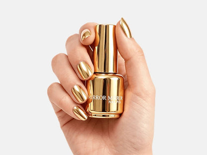 Vernis à ongles métallique brillant effet miroir