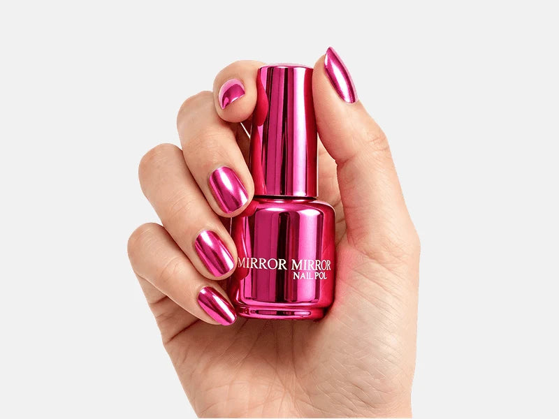 Vernis à ongles métallique brillant effet miroir