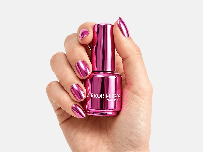 Vernis à ongles métallique brillant effet miroir
