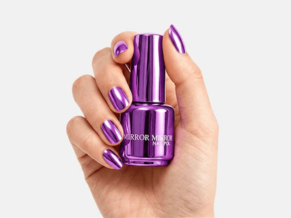 Vernis à ongles métallique brillant effet miroir