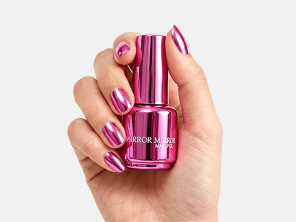 Vernis à ongles métallique brillant effet miroir