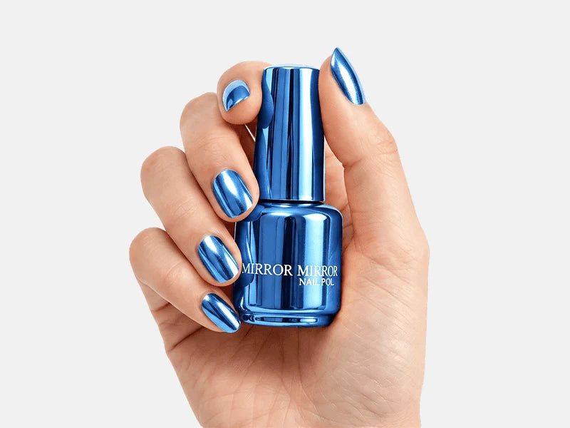 Vernis à ongles métallique brillant effet miroir