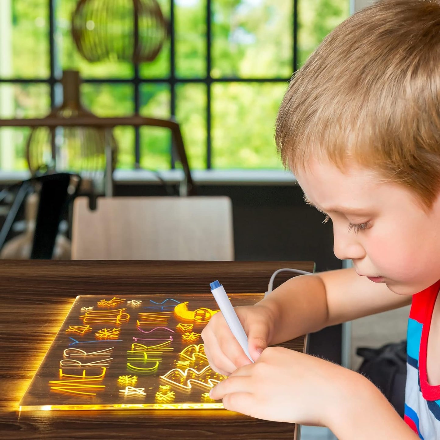 DoodleGlow™ Ardoise Magique LED - Tablette de Dessin Lumineuse pour Enfants (Incl. feutres et pochoirs)