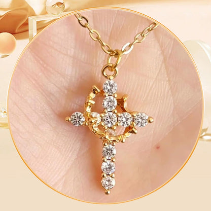 Collier « Forever Cross & Crown » avec moissanite