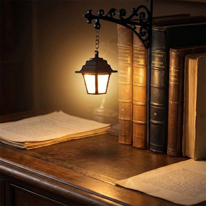📢📢 50% DE RÉDUCTION MAINTENANT ! 🔥 Serre-livres mini lampadaire rétro 📚💡 – Un design unique pour votre bibliothèque